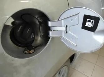 Снятие лючка бензобака Лада Granta Liftback. Ремонт ОТ и ДО