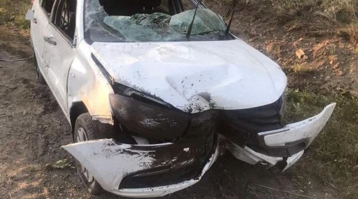 В Саратове «Гранта» на скорости влетела в столб — Регион 64