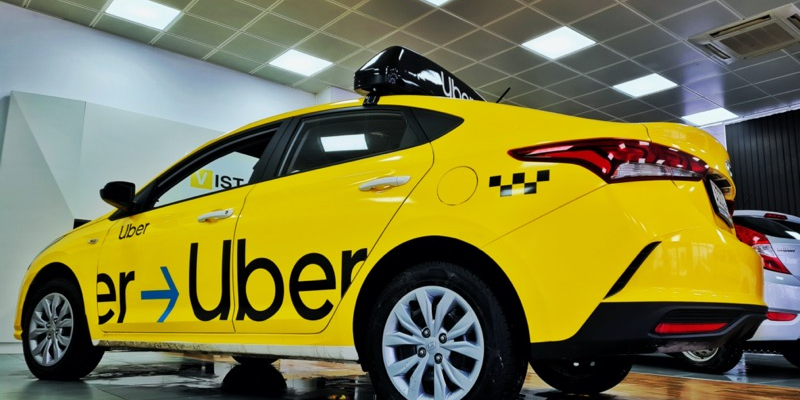 Оклейка такси Uber в Москве, цена | Stax Такси ⭐